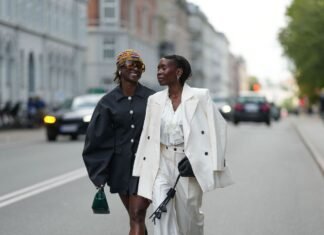 This TikToker “Unintentionally Ran an 8-Minute Mile” in These Loafers—They’re That Comfy