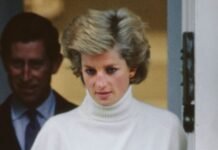 This Is the Princess Diana Way to Style a White Turtleneck in 2026