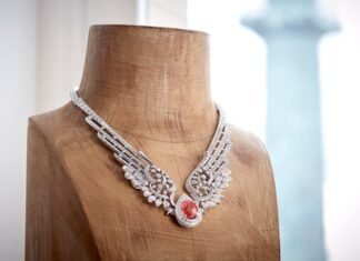 Every Painstaking Step It Takes to Make Chanel’s Opulent High-Jewelry Necklace With Diamond Wings