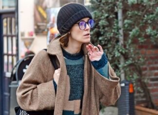 Chic Londoners Know This Denim Trend Goes Perfectly With Flat Boots—See How Keira Knightley Styled It