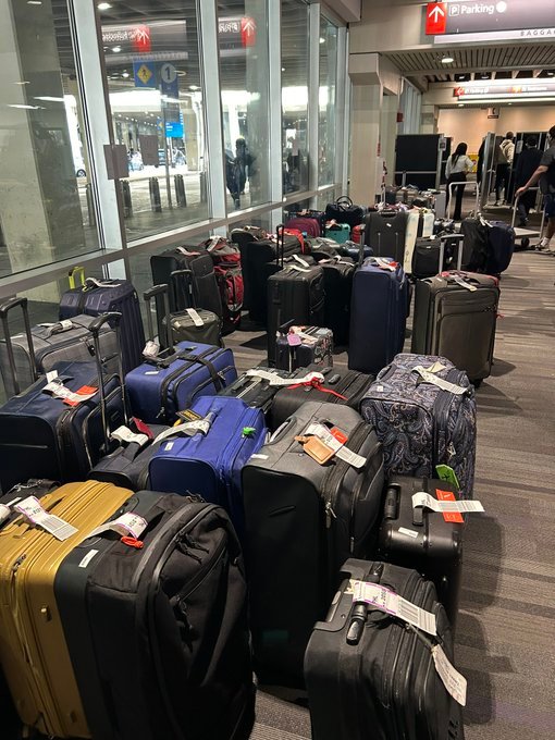 Suitcase Pops Open At Baggage Claim — Everyone Watches Mom Do The Walk Of Shame - View from the Wing