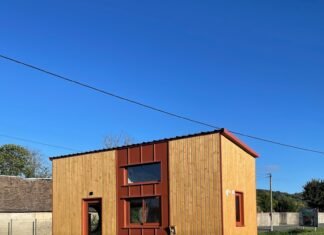 Beekeeper’s Bespoke Home on Wheels Is a Tiny Gem in the French Countryside