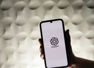 Can AI help you find the perfect holiday gift? We put it to the test with shoppers