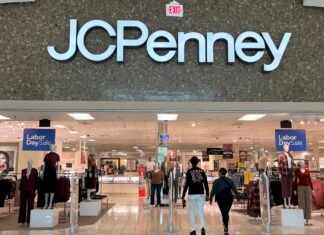 JCPenney Has a ‘Stunning’ White Sapphire Jewelry Set on Sale for Just $16, and It’s Perfect for Every Occasion