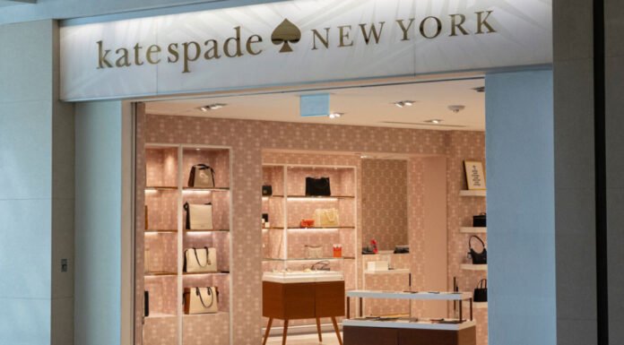 Kate Spade Outlet Has an Elegant Leather Tote Bag on Sale for $79 Just in Time for Gifting Season