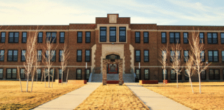 Contract Talks Stall in Klamath Falls as Oregon Watches Another Education Labor Impasse Unfold