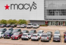 Macy’s elegant pearl jewelry gift sets are 65% off with a secret promo code