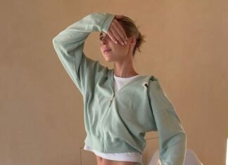 These Hybrid Beauty Products Are Designed for the Sweatiest Pilates and Yoga Classes, so I Tried Them