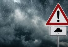 Thunderstorm watches issued across both islands on Boxing Day