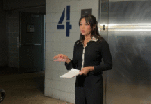 Serial jewelry thief once arrested running naked in neighborhoods, police say