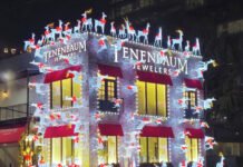 Herd of 100 reindeer swarms Houston jewelry store — how Tenenbaum pulls it off