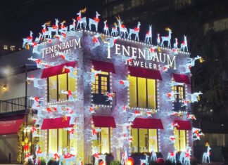 Herd of 100 reindeer swarms Houston jewelry store — how Tenenbaum pulls it off