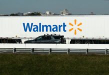 Walmart is selling a $299 jewelry set for $35 that’s the ‘best gift’