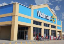 Walmart is selling a $220 jewelry gift set for $23, just in time for the holidays