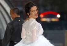 5 New Year’s Eve Outfit Ideas Inspired by Our Favorite It-Girl Outfits of 2025