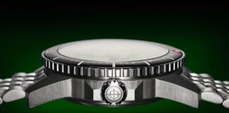 A Famous $2,000 Dive Watch Is Now Selling for $125, and Reddit Is Going Nuts