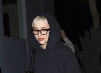 If You’re Going to Wear Boots Out at Night This Winter, Go With This Subtly Trendy Style