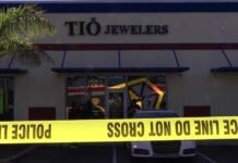 Suspect forced through wall, tied up worker in Cape Coral jewelry store robbery