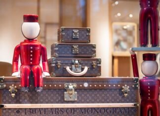 LVMH Sales of High-End Fashion and Handbags Continue to Struggle