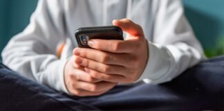 Using AI for advice or other personal reasons linked to depression and anxiety