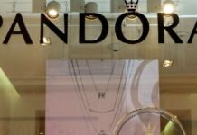 Jewelry maker Pandora hit by weak US holiday shopping