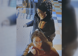 Owners of Calgary jewelry store say they were scammed thousands during POS purchase