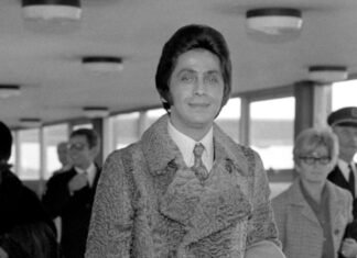 Valentino Garavani, Couturier to the Stars, Has Died at 93