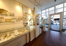 Couple steals $18,000 in gold jewelry from downtown Santa Cruz store
