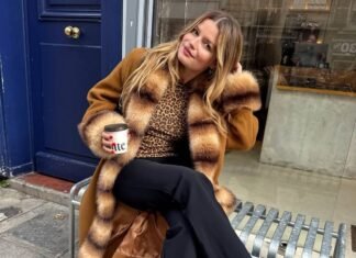 According to Parisians, This is How We Should Be Wearing Classic Black Trousers in 2026