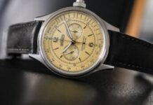 In the shop – The MONOCHROME Montre de Souscription 5 x
Angelus Chronographe Tachymètre