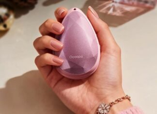 Why This OCOOPA Hand Warmer Looks More Like Jewelry Than Winter Gear