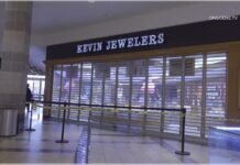 Smash-and-grab robbers hit Brea Mall jewelry store