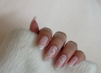 The New Neutral Nail Art Trend Every Manicure Minimalist Should Know About