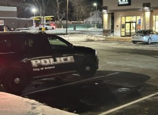 Police investigating smash and grab at Bristol jewelry store