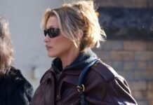 Sneakers Are for the Gym *Unless* You Wear Them in This Color With This Denim Trend