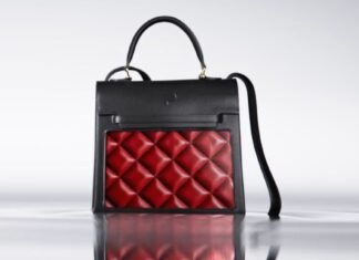 This luxury handbag uses an OLED screen to match your outfit
