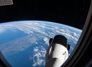 Crew Studies Cardiac Research, Artificial Intelligence as Dragon Boosts Station’s Orbit