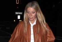 Fashion People in Their 50s Are Wearing This Anti-Skinny Denim Trend With Black Flats to Look Chic This Winter