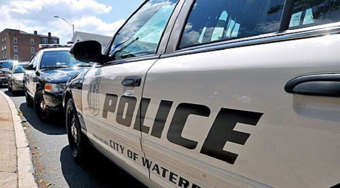 Attempted robbery at Waterbury mall jewelry store, police say