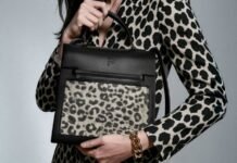 This luxury smart handbag changes colour as per your outfit