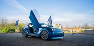 Dutch students create modular electric car “you can repair yourself”