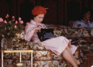 Royal Fashion Expert Shares Secret History of Princess Kate and Queen Elizabeth’s “Timeless” Handbag Style
