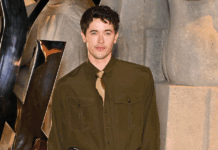 The Stealthy Tie-Tuck Is Taking Over Hollywood