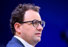 As AI leaps forward, concerns rise that innovation is leaving safety behind