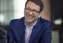 Microsoft promotes sales leaders as company pursues AI growth