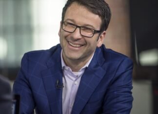 Microsoft promotes sales leaders as company pursues AI growth