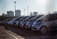 European Auto Sales Fall Even as EV Demand Cushions the Drop