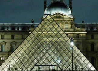 Louvre director resigns four months after shocking jewelry heist at the museum