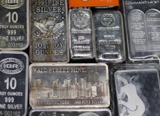 Near record high gold and silver prices make coin and jewelry exchange shops busy