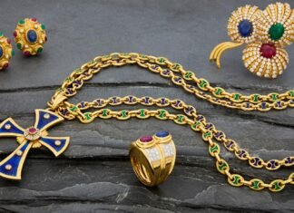 Joanna Carson’s Jewels Head to Auction